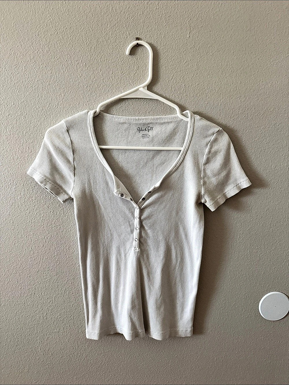 Brandy  Ribbed Short Sleeve Henley Top in White Like New